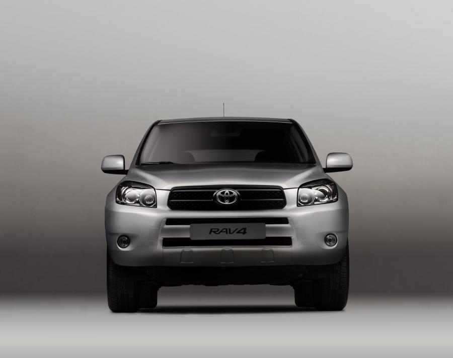  Toyota RAV4 2005 года  (фото 21 из 172)